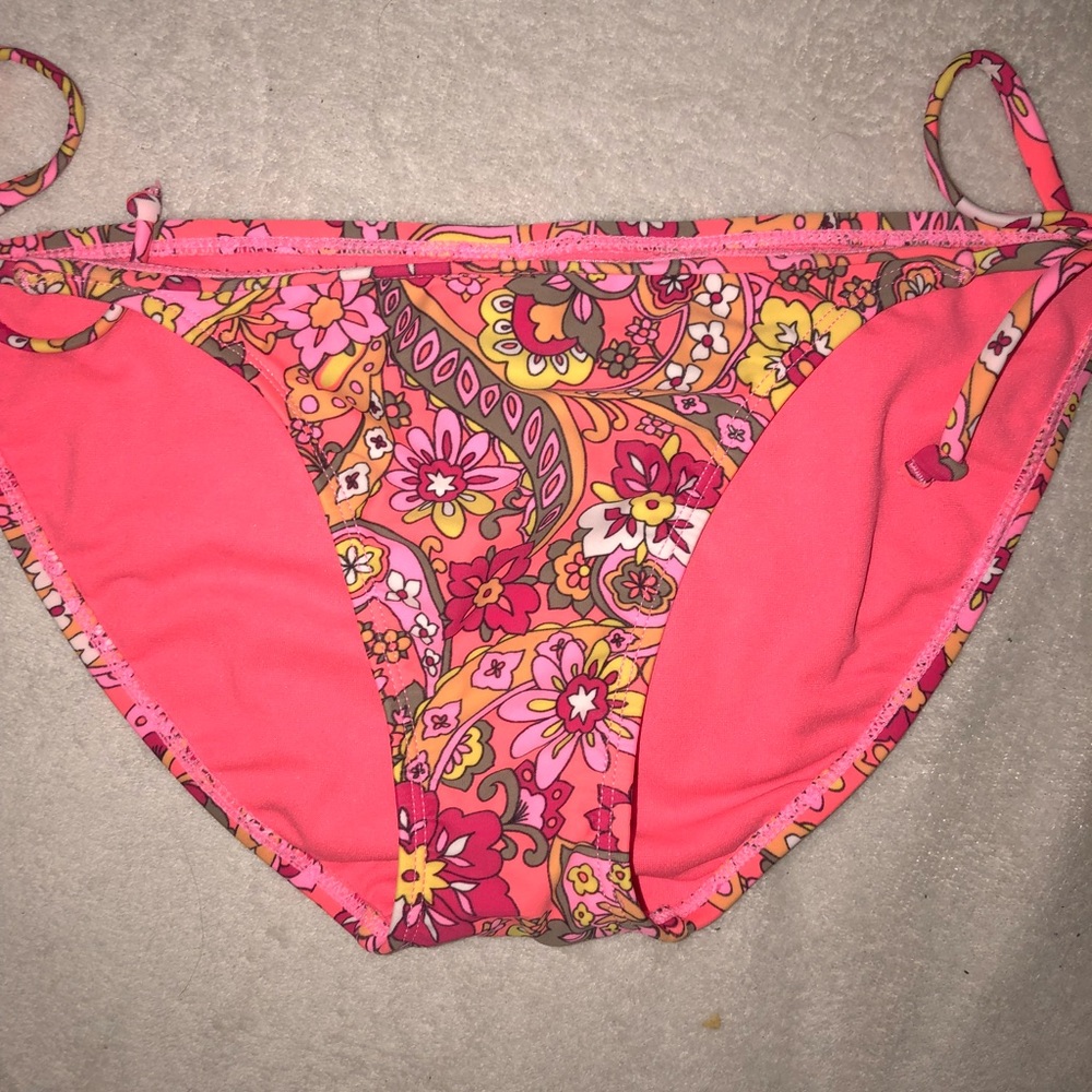 Bikini bottoms